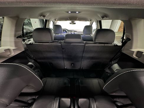 Used 2024 Volkswagen Tiguan Wolfsburg Edition FWD image 19