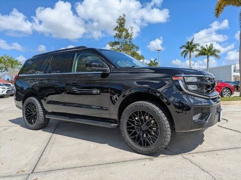 Certified 2025 Ford Expedition Active image 2