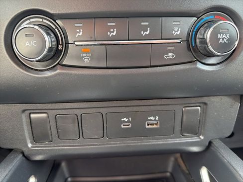 Used 2022 Nissan Frontier SV image 24