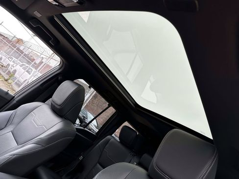 Used 2025 Lexus GX 550 w/ Accessory Package (2T) AWD/4WD image 15