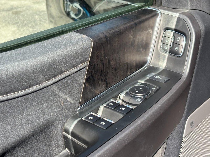 Used 2025 Ford F350 Lariat AWD/4WD image 17