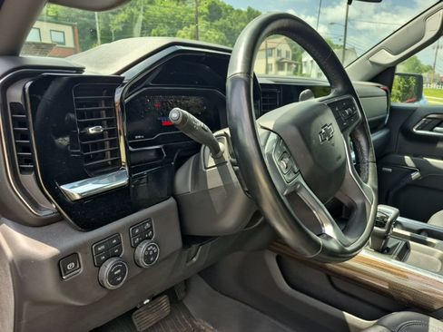 Used 2024 Chevrolet Silverado 1500 LT Trail Boss w/ LT Trail Boss Premium Package AWD/4WD image 10
