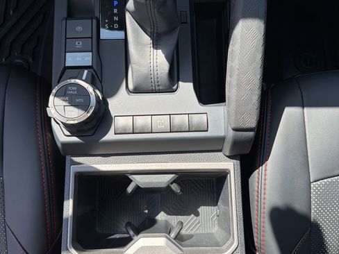 Used 2024 Toyota Tacoma TRD Off-Road image 24