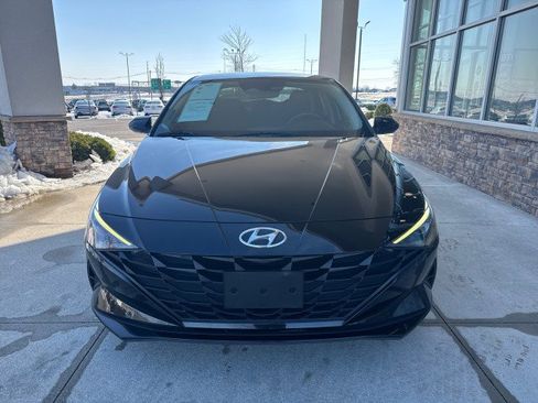 Used 2022 Hyundai Elantra SEL image 3