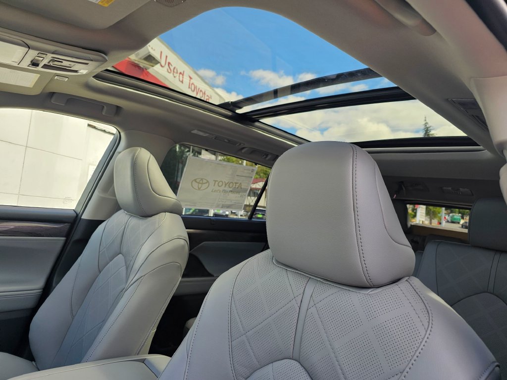 New 2026 Toyota Highlander Platinum AWD/4WD image 23