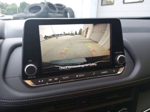 Used 2026 Nissan Rogue S FWD image 19