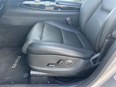 Used 2025 Genesis GV70 2.5T image 17