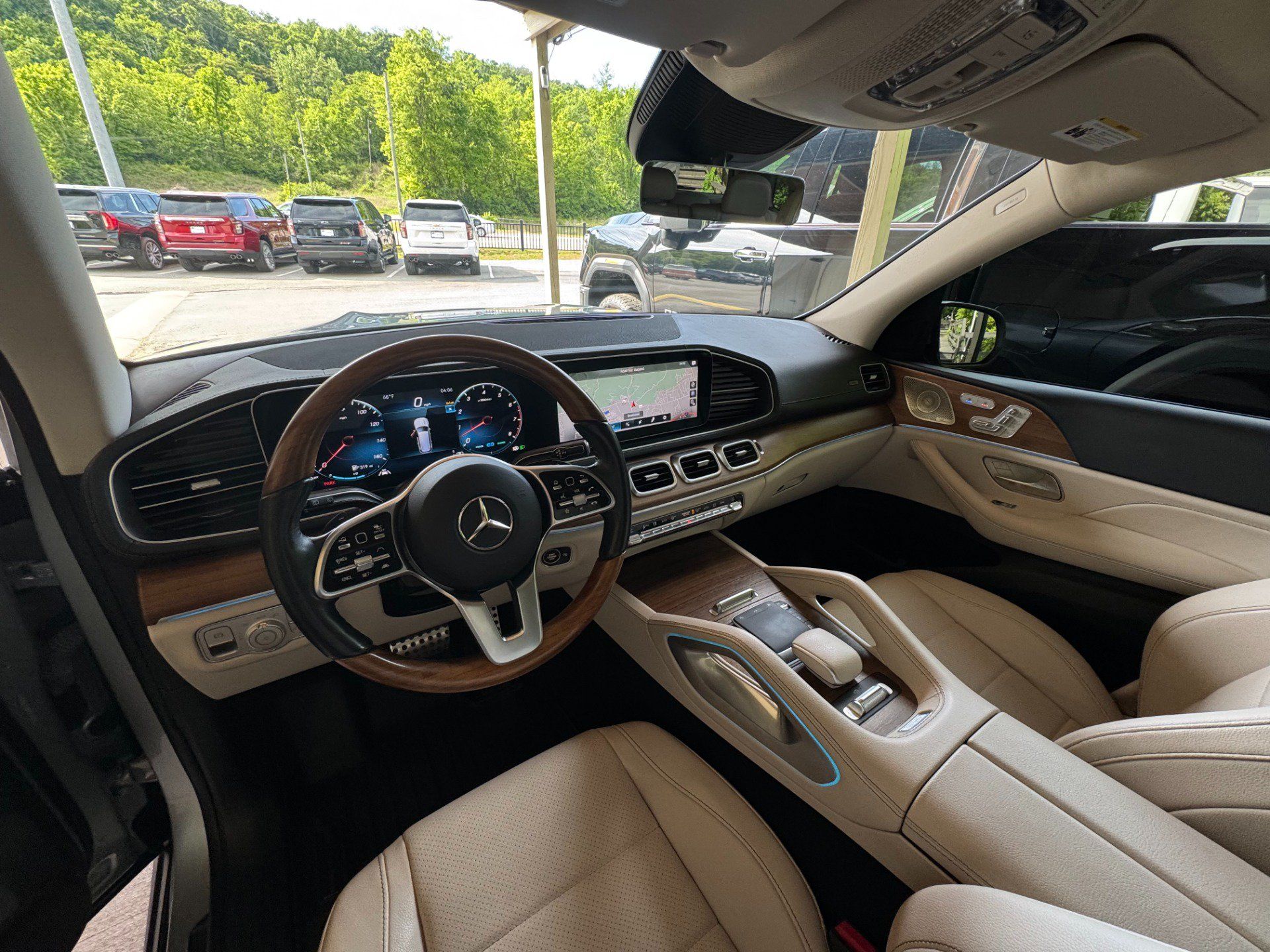 Used 2022 Mercedes-Benz GLS 450 4MATIC image 10