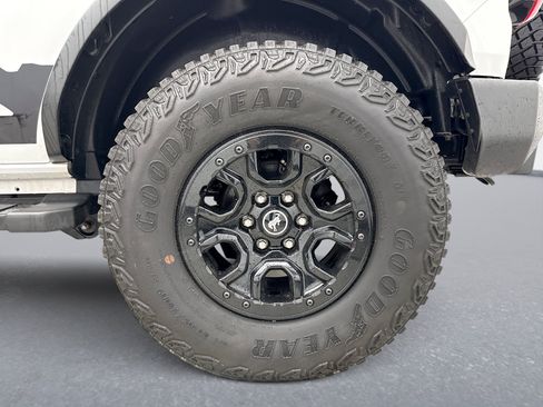 Used 2023 Ford Bronco Wildtrak AWD/4WD image 26