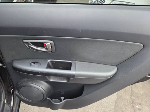 Used 2011 Kia Soul + FWD image 13