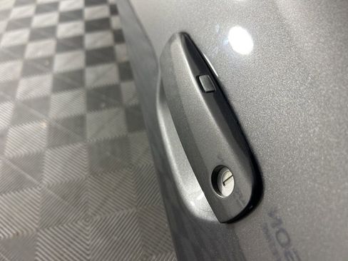 Used 2017 Dodge Challenger R/T image 23