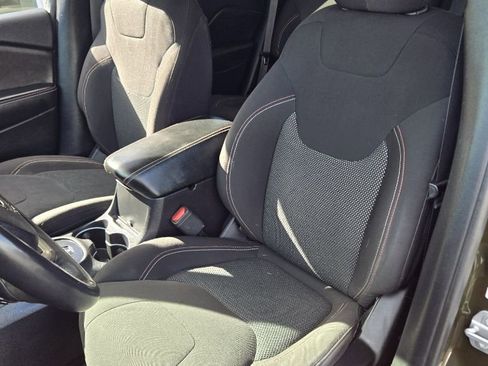 Used 2017 Jeep Cherokee 75th Anniversary image 10