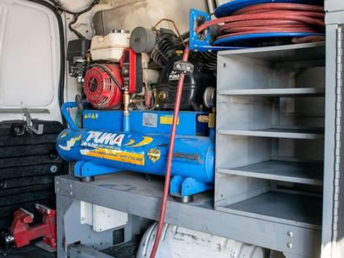 Used 2017 Chevrolet Express 3500 Extended image 23