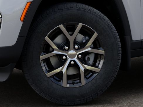 New 2025 Jeep Grand Cherokee Limited image 8