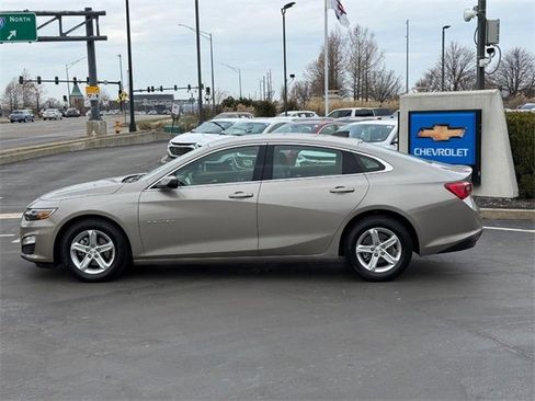Used 2024 Chevrolet Malibu LS image 2