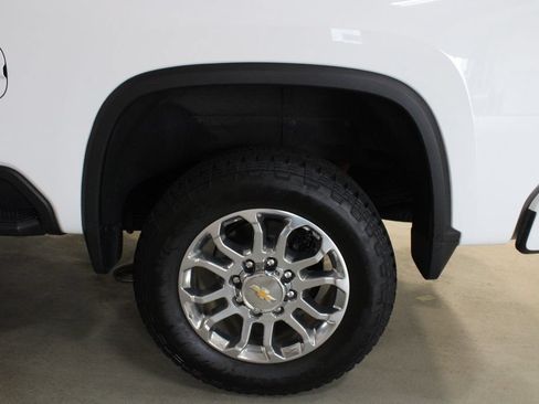 Used 2025 Chevrolet Silverado 2500 LT w/ Z71 Chrome Sport Edition AWD/4WD image 29