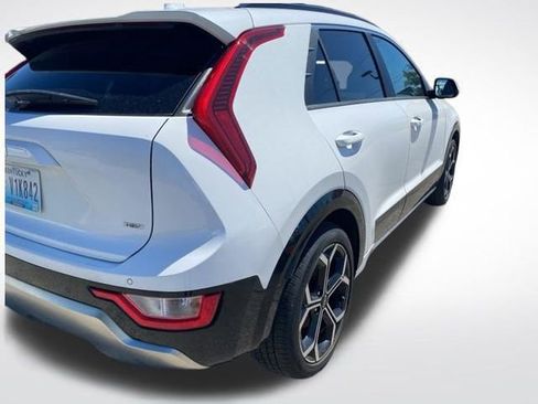 Used 2024 Kia Niro EX Touring FWD image 33