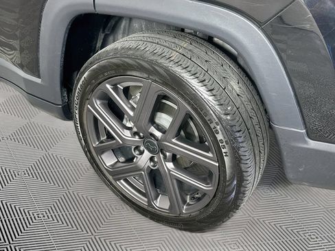 Certified 2025 Jeep Compass Limited w/ Sun & Sound Group AWD/4WD image 42