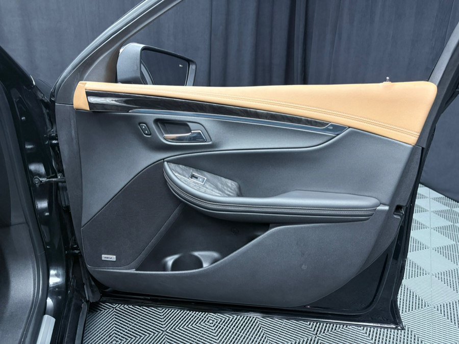 Used 2015 Chevrolet Impala LTZ FWD image 23
