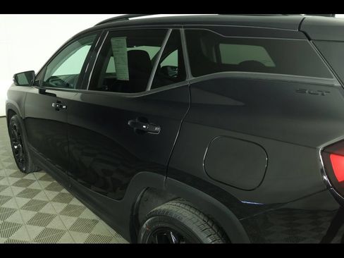 Used 2022 GMC Terrain SLT w/ Infotainment Package II AWD/4WD image 19