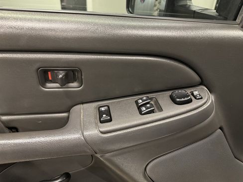 Used 2007 GMC Sierra 3500 SLE w/ Heavy-Duty Power Package AWD/4WD image 26