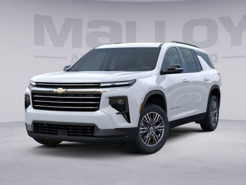 New 2026 Chevrolet Traverse LT w/ LPO, Floor Liner Package FWD image 7