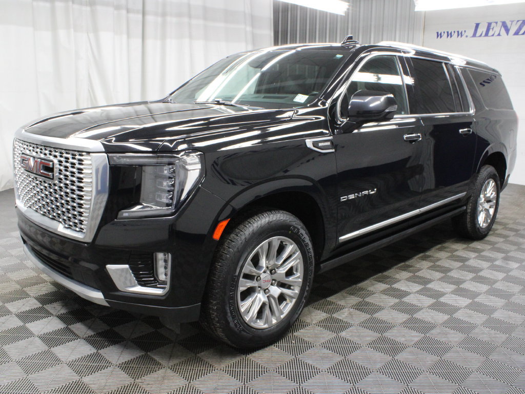 Used 2023 GMC Yukon XL Denali AWD/4WD image 9