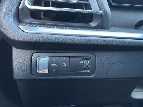 New 2025 Chevrolet Traverse LT w/ Driver Confidence Package image 21