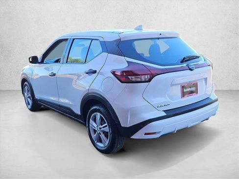 Used 2022 Nissan Kicks S FWD image 7