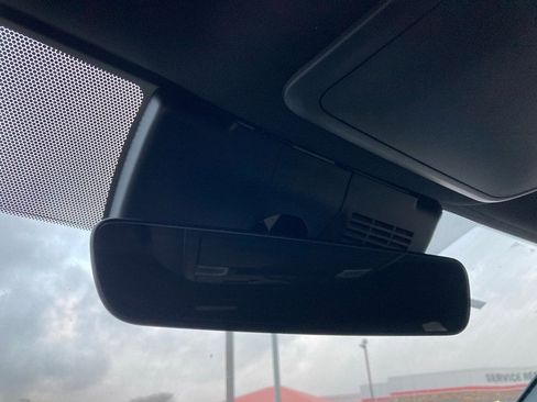 Used 2025 Toyota Tacoma TRD Off-Road image 26