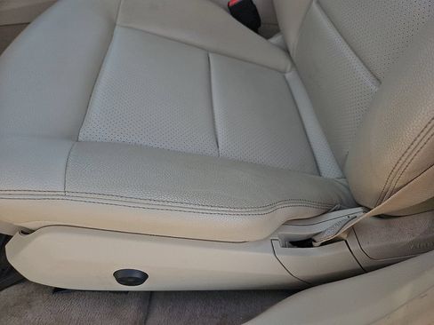 Used 2016 Mercedes-Benz E 350 Sedan image 21