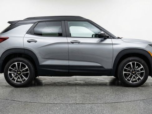 Used 2025 Chevrolet TrailBlazer LT image 11