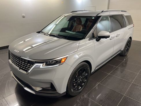 Used 2024 Kia Carnival SX image 3