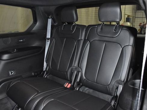 New 2025 Jeep Grand Cherokee L Limited w/ Luxury Tech Group II image 32