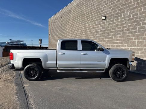 Used 2015 Chevrolet Silverado 2500 LT image 4