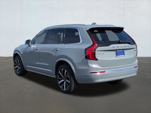 New 2026 Volvo XC90 B5 Core image 2