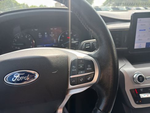 Used 2021 Ford Explorer XLT w/ Equipment Group 202A RWD image 34