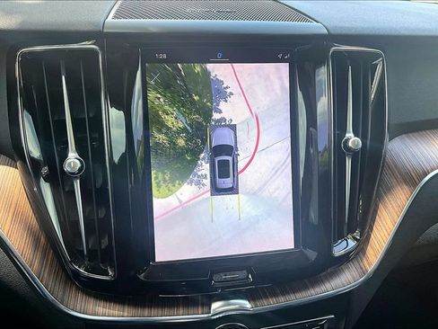 Certified 2023 Volvo XC60 B5 Plus w/ Climate Package AWD/4WD image 29
