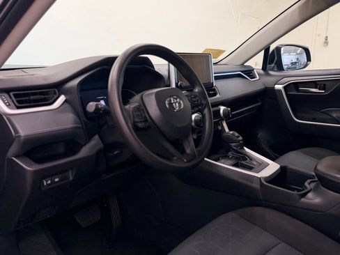 Used 2025 Toyota RAV4 XLE FWD image 11