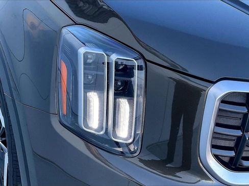 Used 2023 Kia Telluride S image 28
