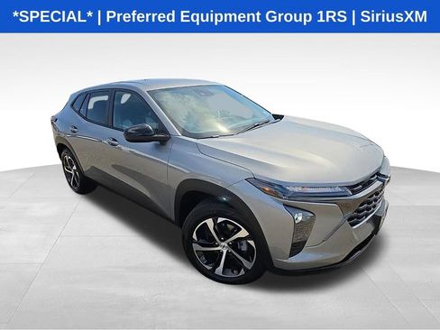 Used 2024 Chevrolet Trax RS FWD image 1