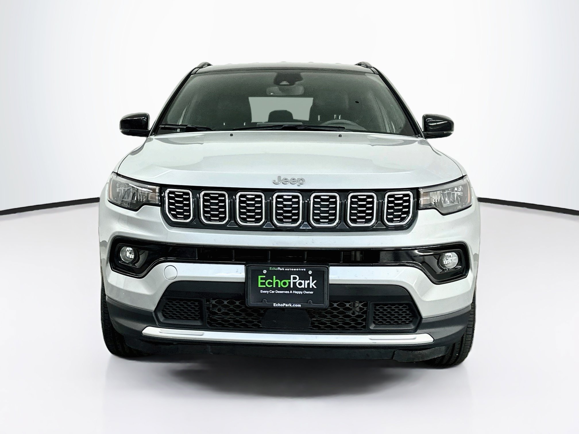 Used 2025 Jeep Compass Limited AWD/4WD image 2