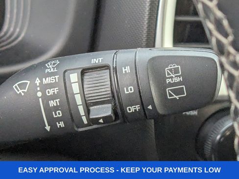 Used 2023 Hyundai Venue SEL w/ Cargo Package image 39