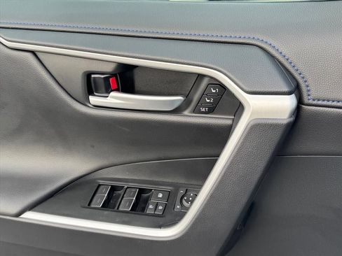 Used 2025 Toyota RAV4 XSE w/ Advanced Technology Package image 16