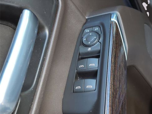 Used 2020 GMC Sierra 1500 SLE w/ SLE Value Package image 16