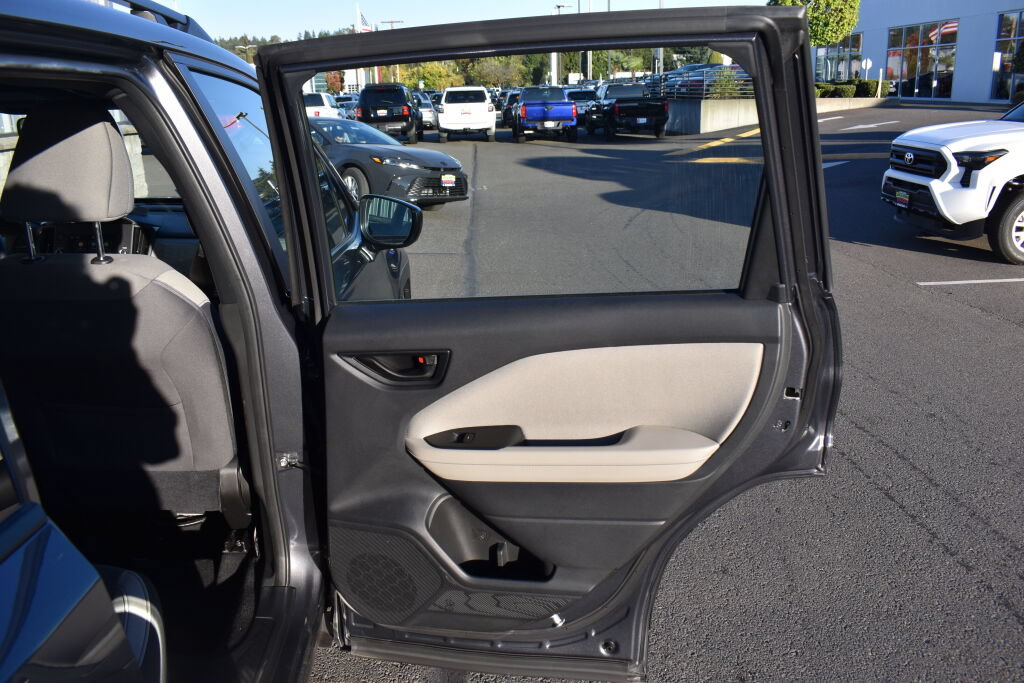 Used 2025 Subaru Forester AWD/4WD image 22