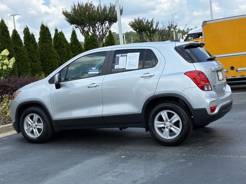 Used 2022 Chevrolet Trax LS w/ Tint and Cruise Package FWD image 8