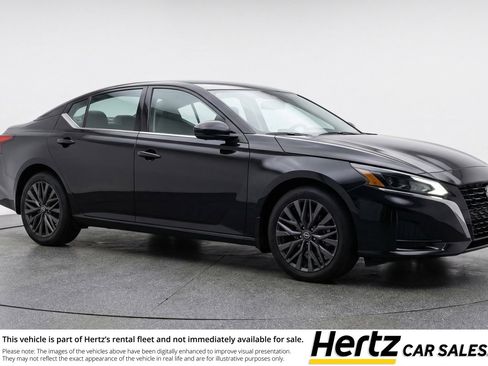 Used 2025 Nissan Altima 2.5 SV FWD image 1