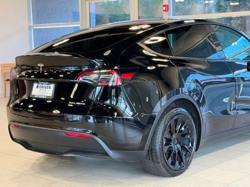 Used 2023 Tesla Model Y Long Range AWD/4WD image 11