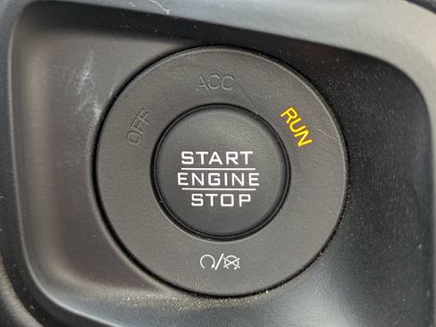Used 2025 Jeep Wrangler Unlimited Sahara w/ Safety Group AWD/4WD image 30